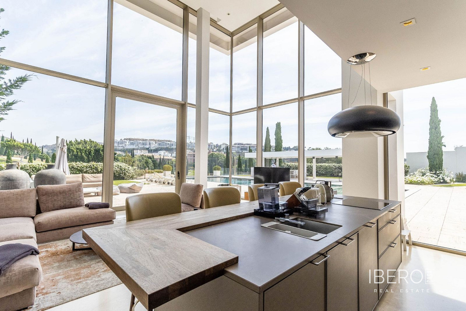 Prodej domu 1 183 m² s pozemkem 2 577 m² — photo 4