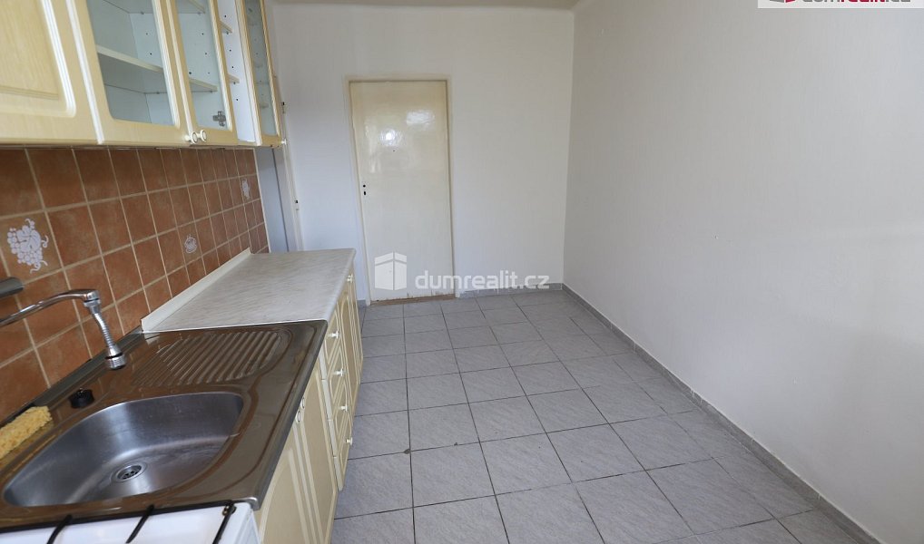 Pronájem bytu 2+1 65 m², Ostrov – náhled fotky 8
