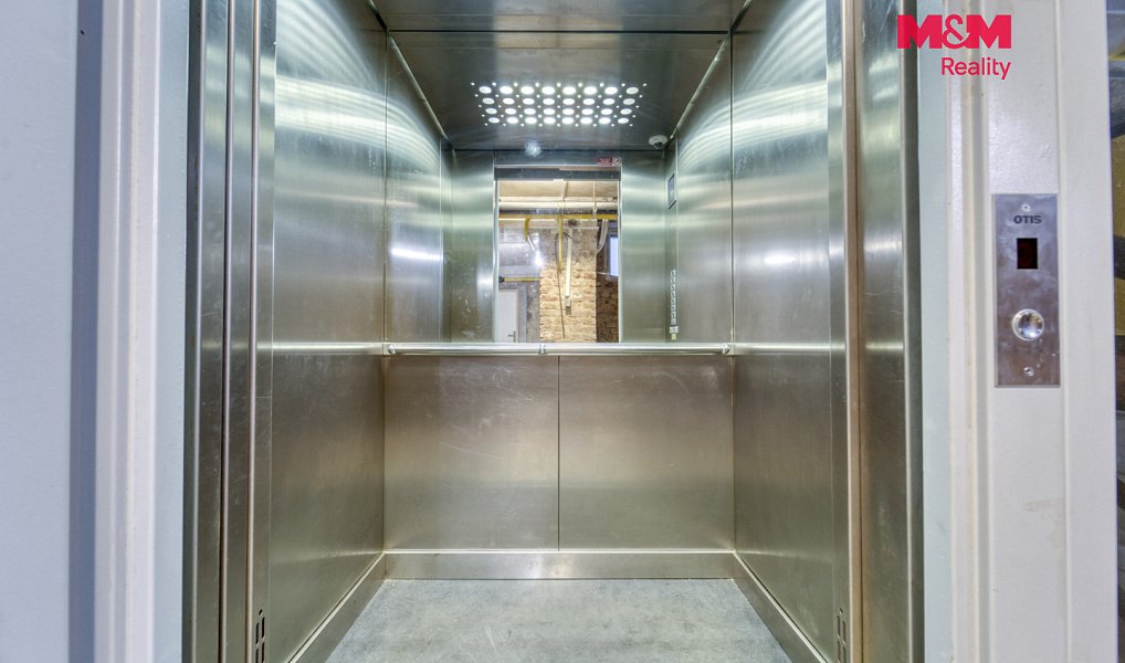 Prodej obchodních prostor 16 m², Praha – náhled fotky 10