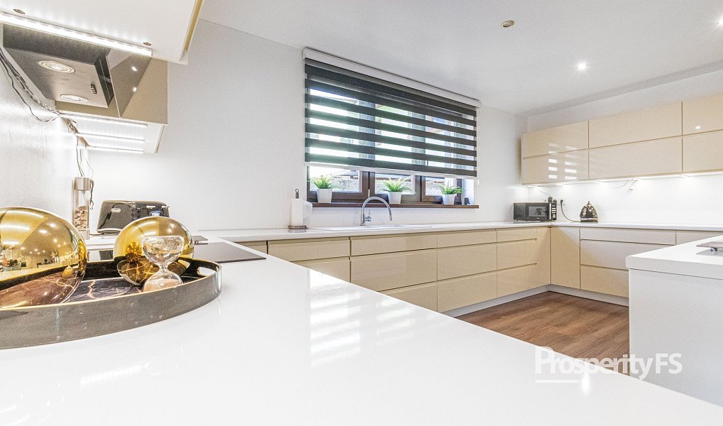 Prodej domu 290 m² s pozemkem 658 m², Kyselovice – náhled fotky 5
