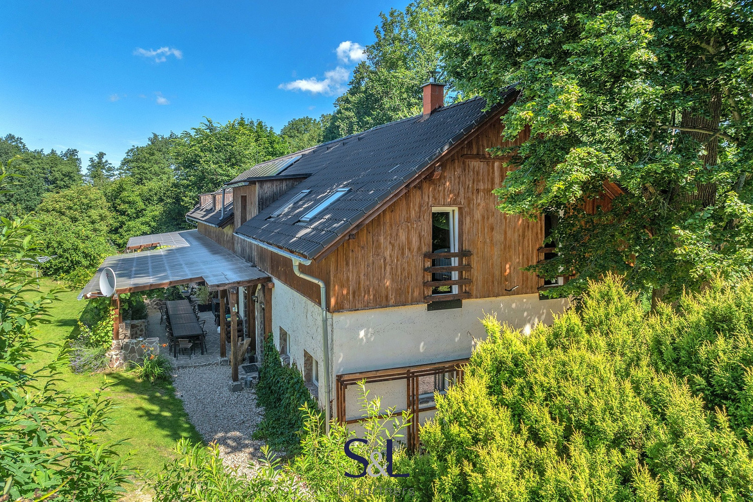 Prodej domu 470 m² s pozemkem 5 000 m²