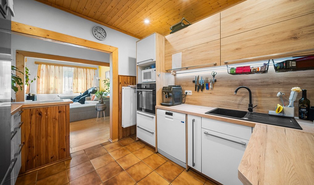 Prodej ubytovacího objektu 1 644 m², Krásná Hora – náhled fotky 9