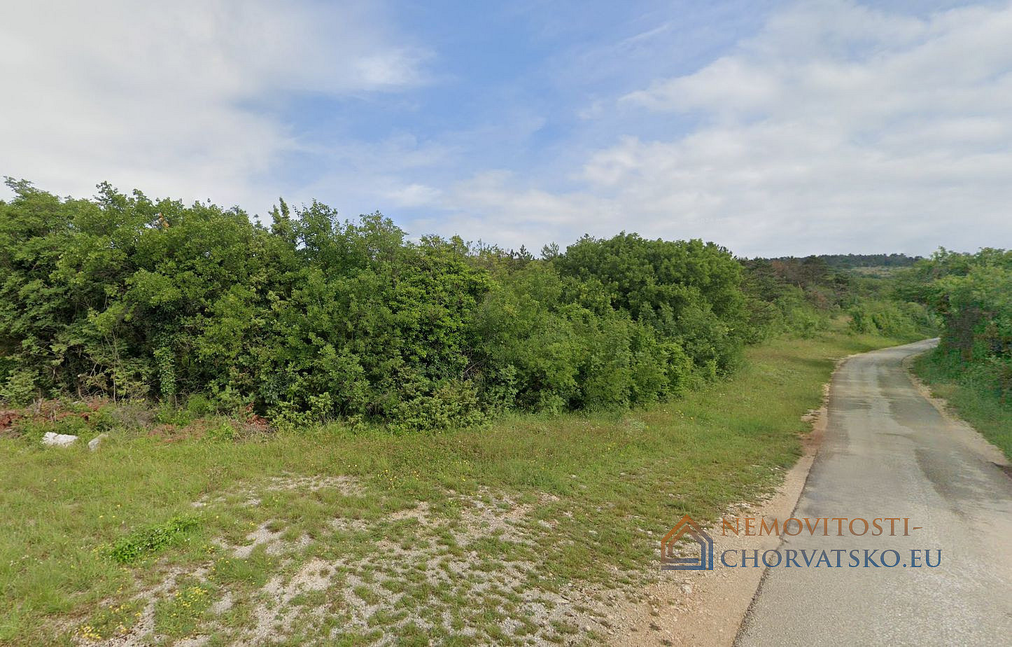Prodej stavebního pozemku 827 m² – pohled 3