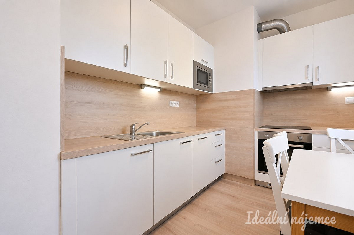 Pronájem bytu 1+kk 35 m²