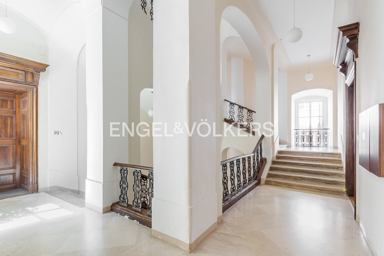 Pronájem kanceláře 75 m² – fotografie 3