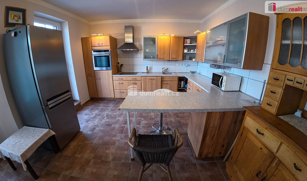 Prodej domu 300 m² s pozemkem 1 427 m², Bystřice – náhled fotky 2