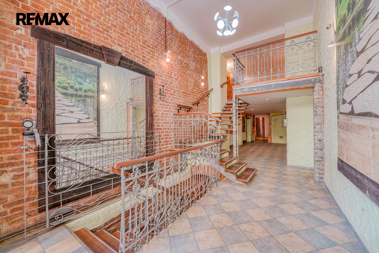 Pronájem obchodních prostor 312 m² – fotografie 2