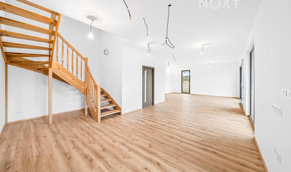 Prodej domu 214 m² s pozemkem 1 127 m², Březová – náhled fotky 8