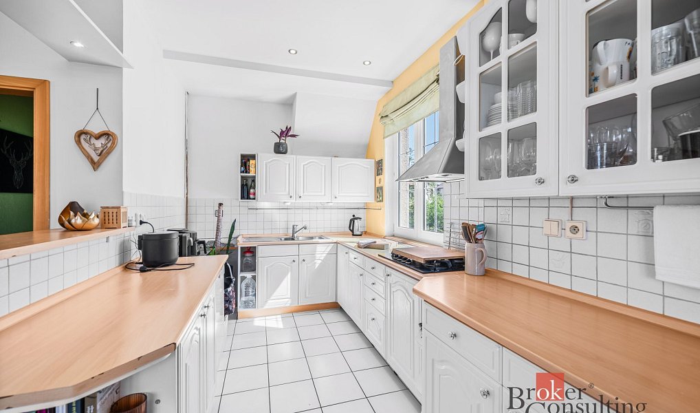Prodej domu 250 m² s pozemkem 574 m², Plzeň – náhled fotky 3