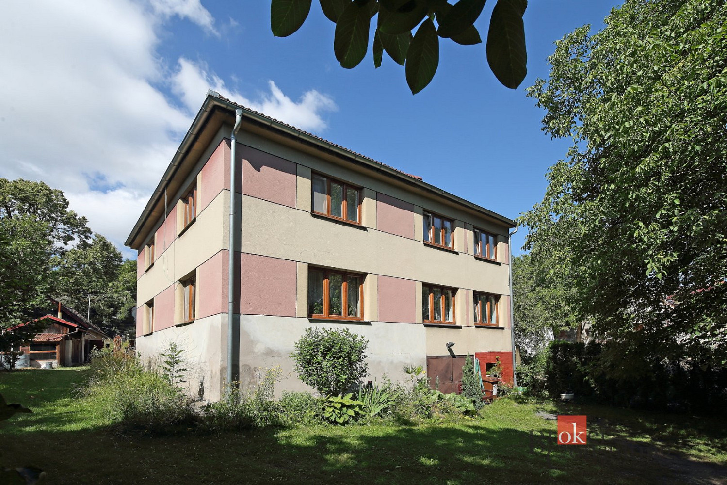 Prodej domu 240 m² s pozemkem 1 860 m²