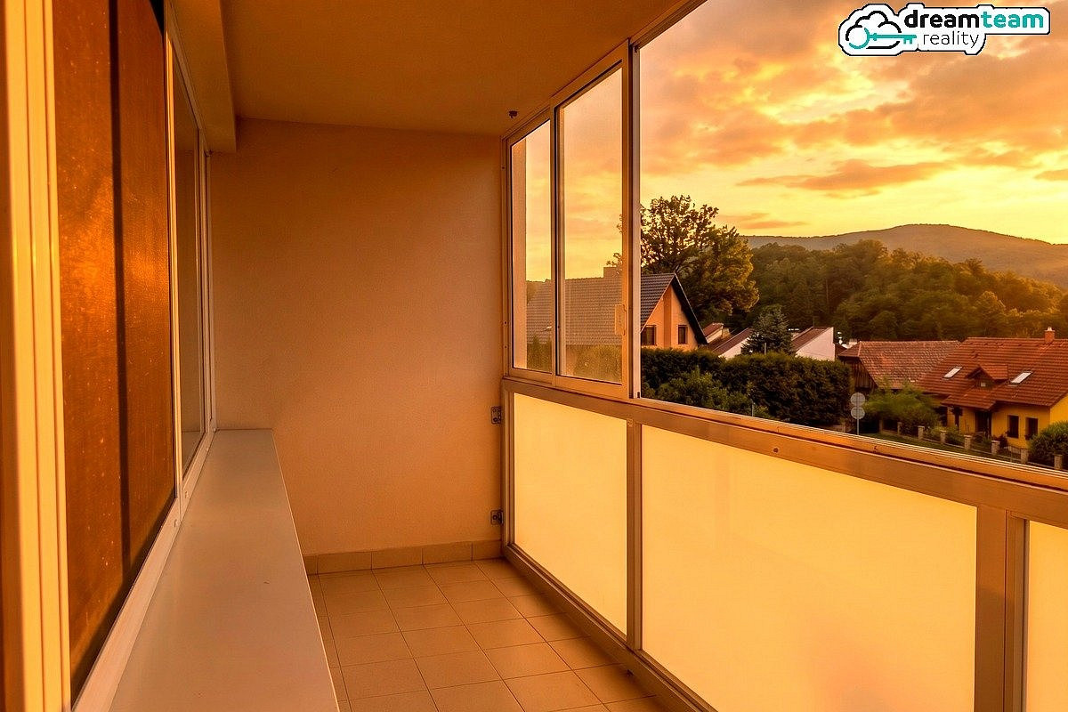 Pronájem bytu 4+kk 75 m² – fotografie 3
