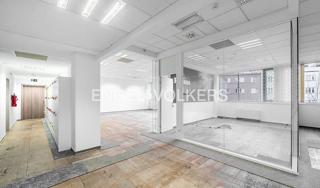 Pronájem kanceláře 883 m², Praha – náhled fotky 8