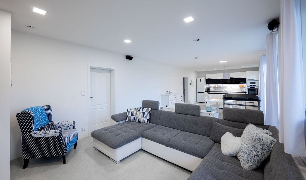 Prodej domu 200 m² s pozemkem 950 m², Plaňany – náhled fotky 22