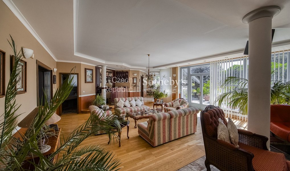 Prodej domu 609 m² s pozemkem 2 267 m², Vestec – náhled fotky 6
