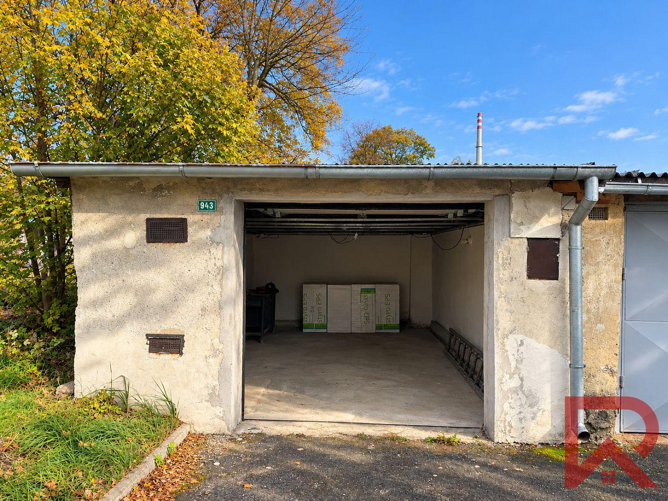 Prodej zděné garáže 26 m2 Sokolov, elektrická vrata