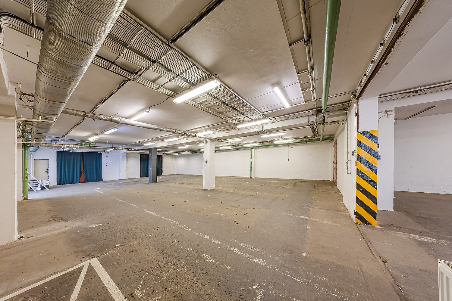 Pronájem skladových a prodejních prostor, 225 m², Uherské Hradiště - Průmyslová