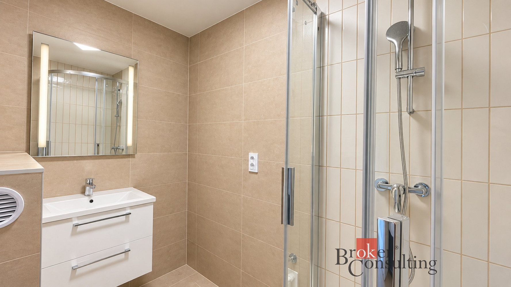 Pronájem bytu 3+1 58 m² – fotografie 2