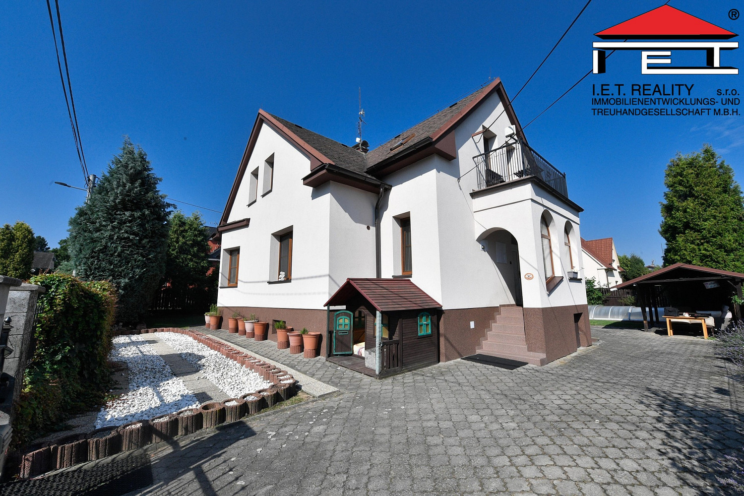 Prodej ubytovacího objektu 255 m² – fotografie 2