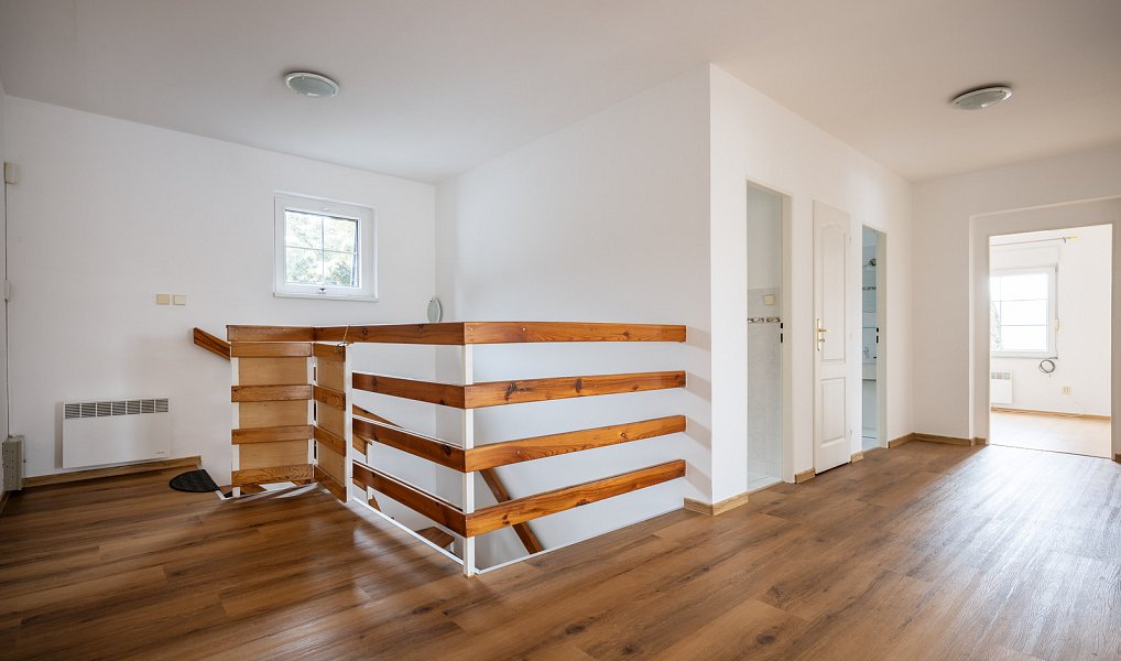 Pronájem domu 365 m² s pozemkem 539 m², Praha – náhled fotky 8