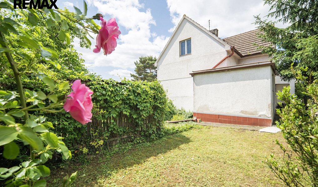 Prodej stavebního pozemku 705 m², Praha – náhled fotky 13