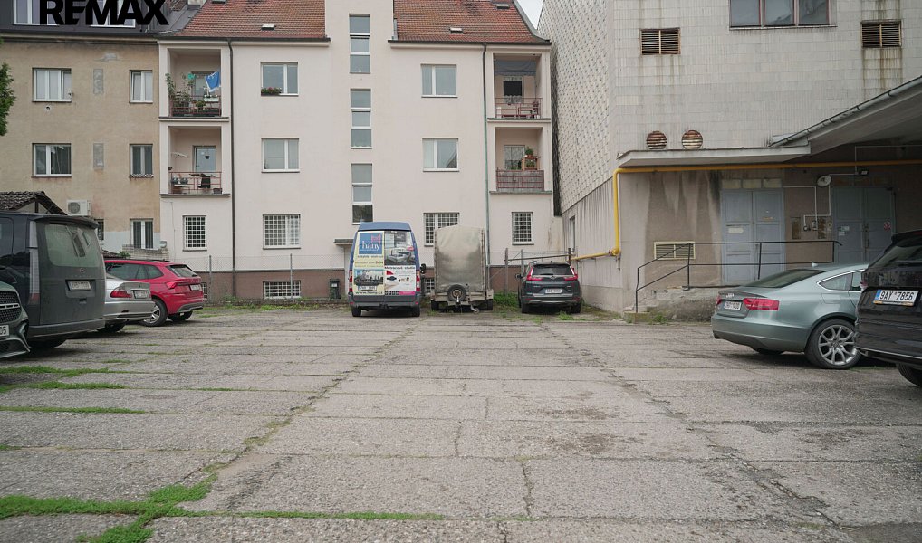 Pronájem obchodních prostor 866 m², Hradec Králové – náhled fotky 31