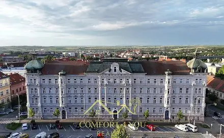 Prodej bytu 3+1 111 m², náměstí Republiky, Znojmo