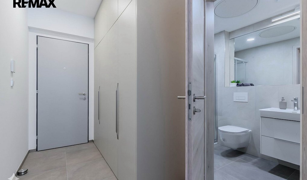 Pronájem bytu 1+kk 30 m², Praha – náhled fotky 6