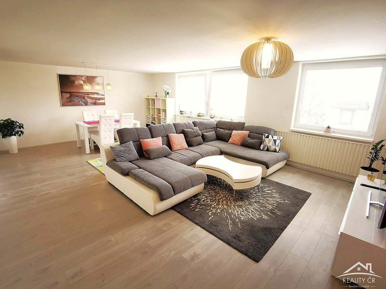 Prodej domu 328 m² s pozemkem 438 m² – fotografie 2