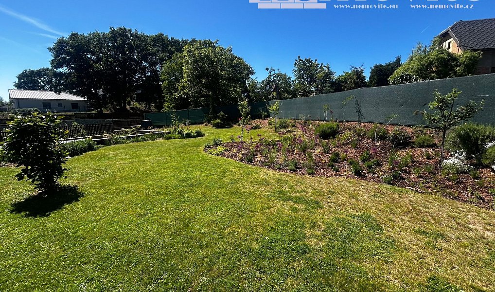 Prodej domu 157 m² s pozemkem 1 047 m², Sulice – náhled fotky 33