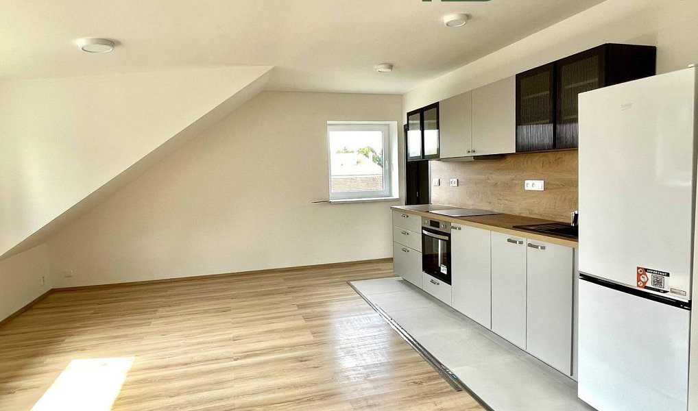 Pronájem bytu 2+kk 50 m², Nymburk – náhled fotky 2