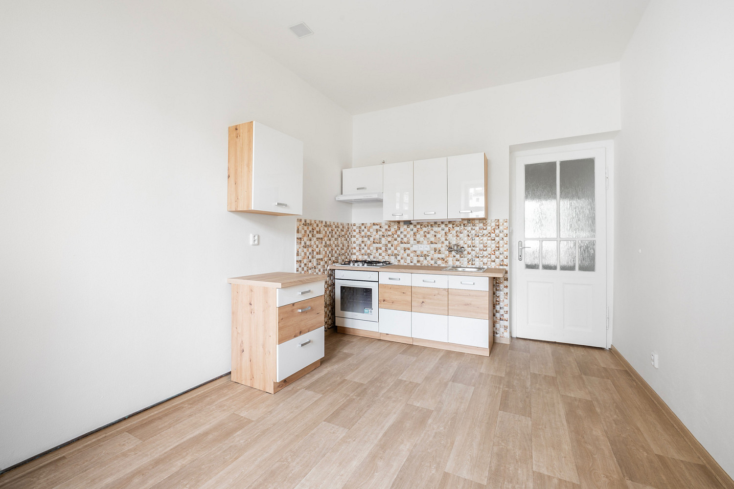 Pronájem bytu 1+1 48 m² – pohled 2
