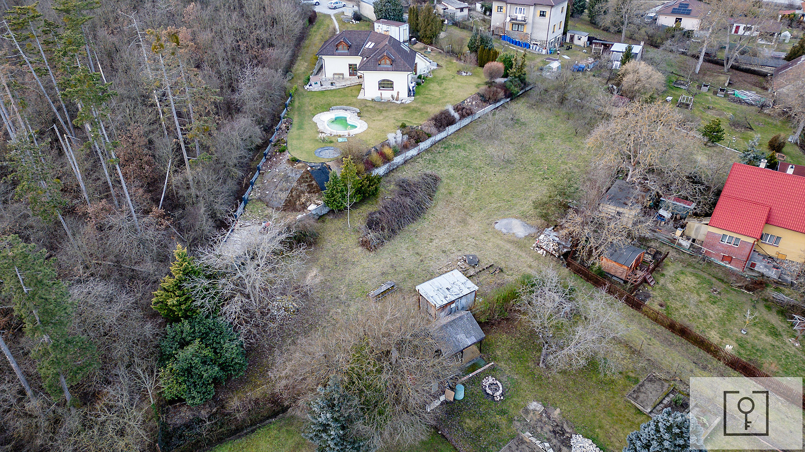 Prodej stavebního pozemku 1 748 m² — photo 3