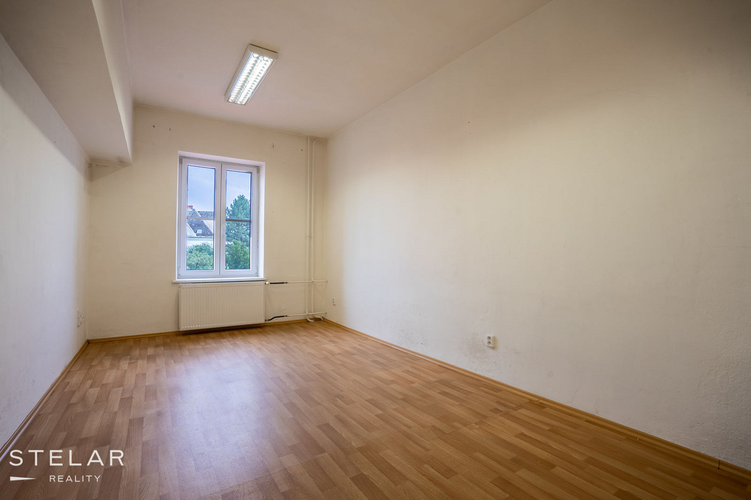 Pronájem kanceláře 328 m² – fotografie 2