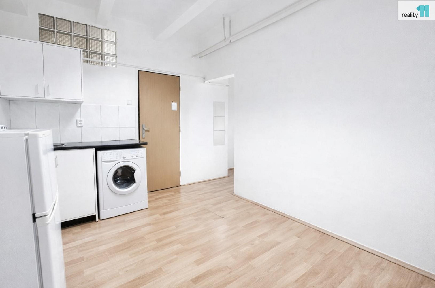 Pronájem bytu 1+1 24 m² — photo 2