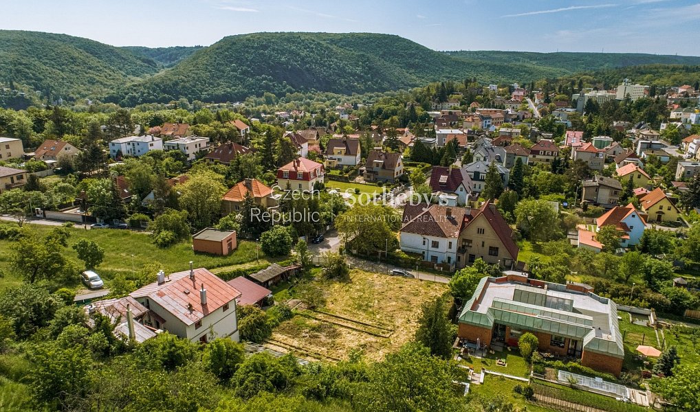 Prodej stavebního pozemku 1 204 m², Praha – náhled fotky 10