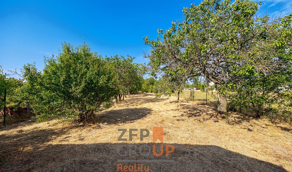 Prodej zahrady 1 372 m², Znojmo – náhled fotky 3