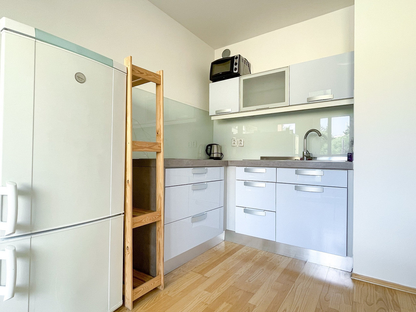 Pronájem bytu 1+kk 29 m² – fotografie 4