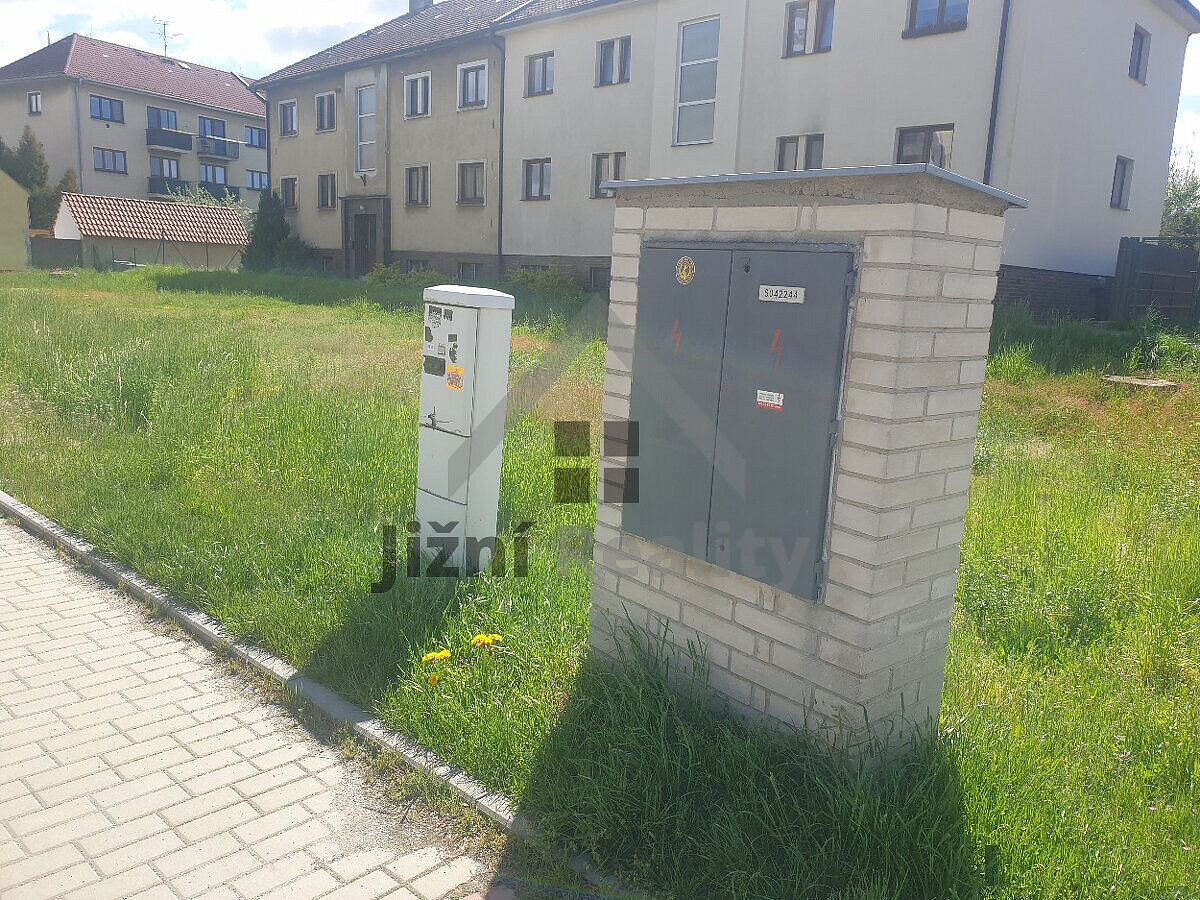 Prodej stavebního pozemku 768 m²