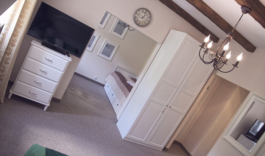 Prodej ubytovacího objektu 1 044 m², Březová – náhled fotky 14