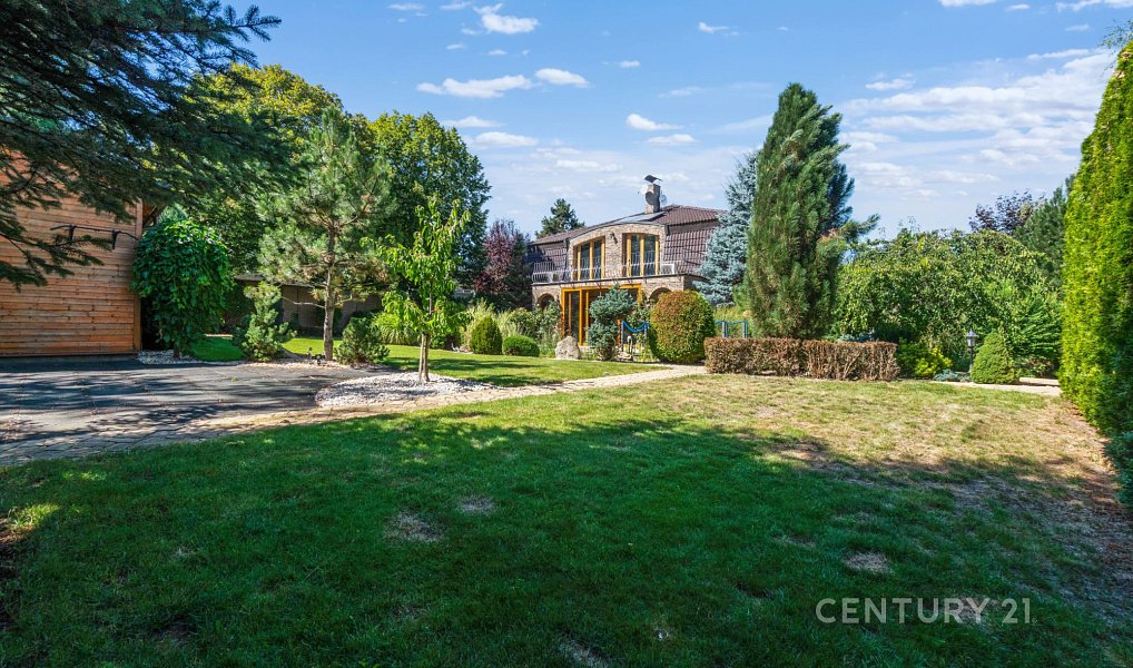 Prodej domu 425 m² s pozemkem 1 675 m², Praha – náhled fotky 2