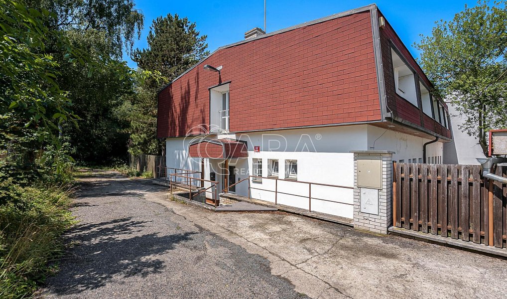 Prodej výrobních prostor 2 971 m², Praha – náhled fotky 2