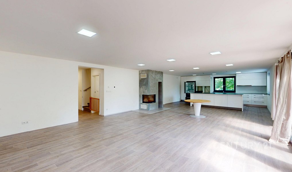 Prodej domu 319 m² s pozemkem 1 499 m², Ivaň – náhled fotky 5
