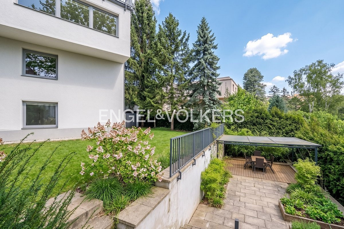 Prodej nájemního domu, činžáku 318 m² — photo 3