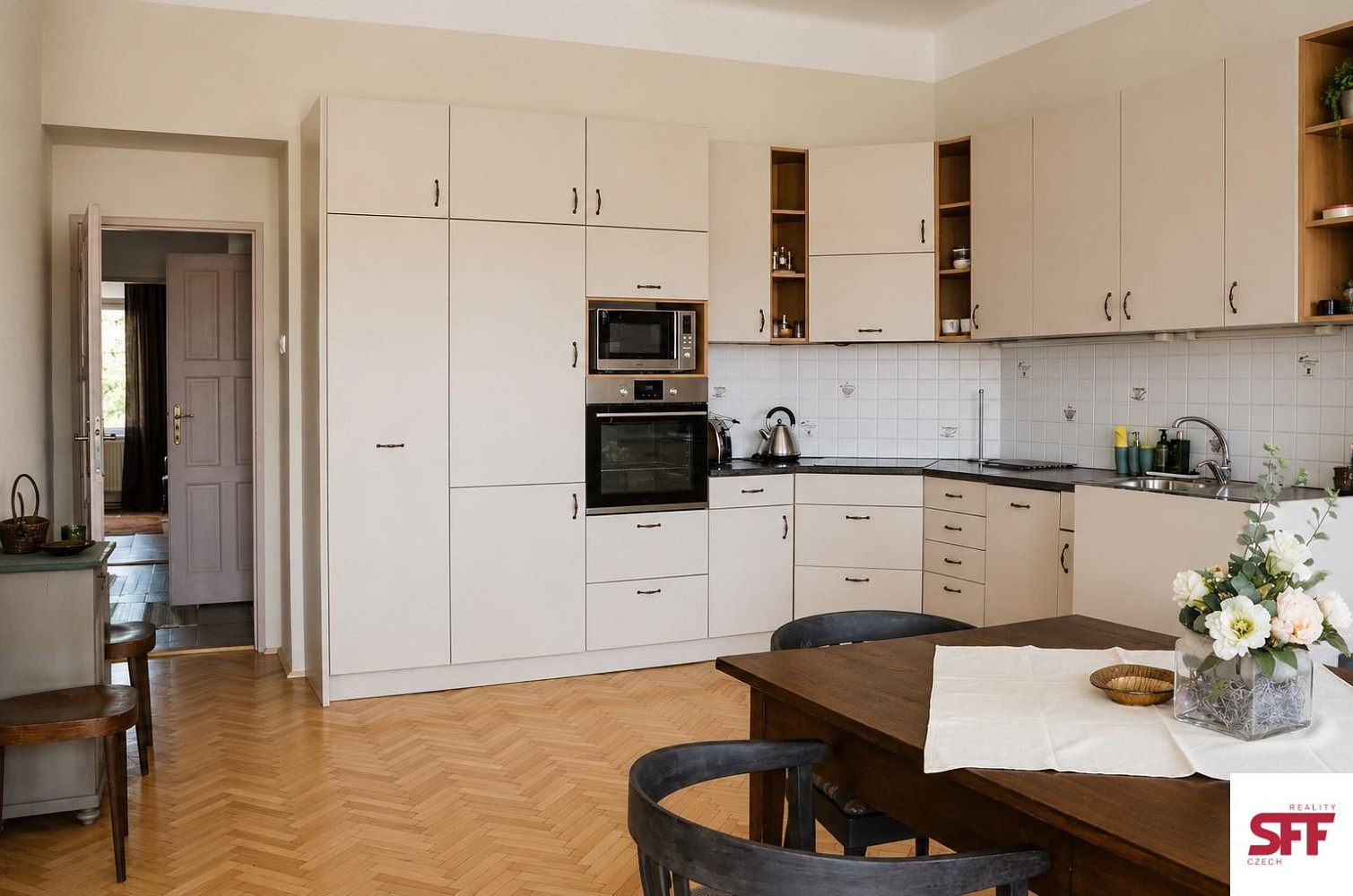 Pronájem bytu 2+kk 100 m² — photo 2