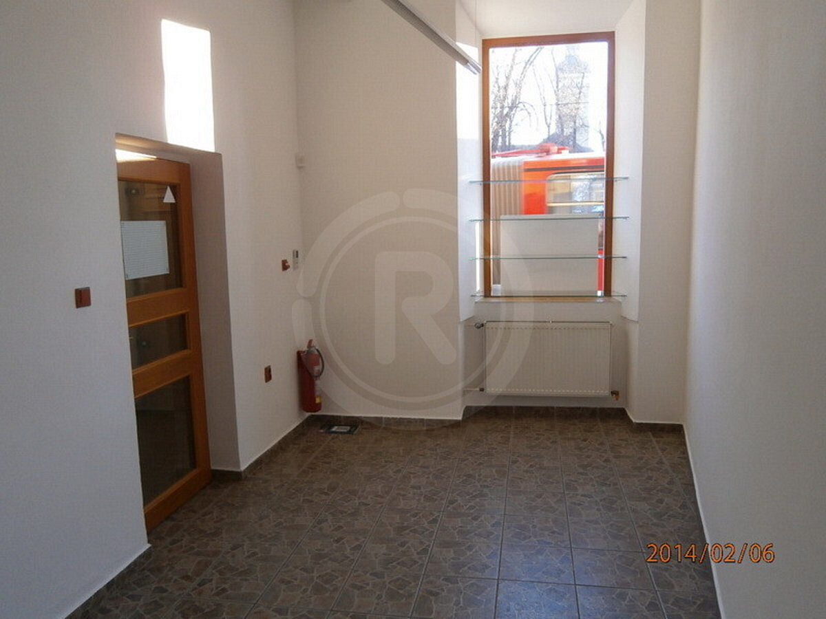 Pronájem obchodních prostor 15 m²