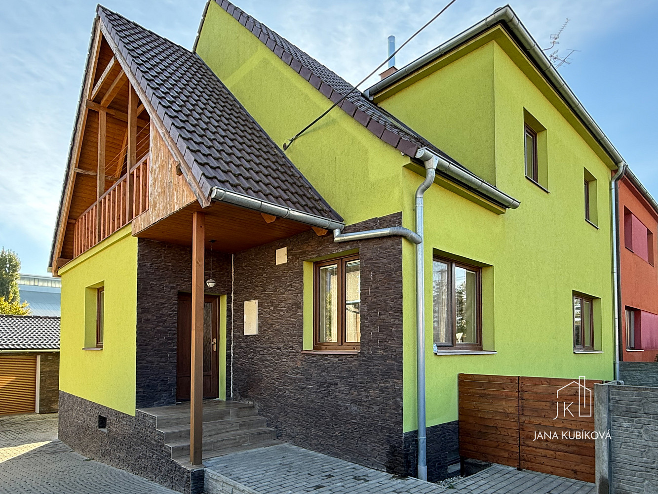 Prodej domu 336 m² s pozemkem 1 199 m²