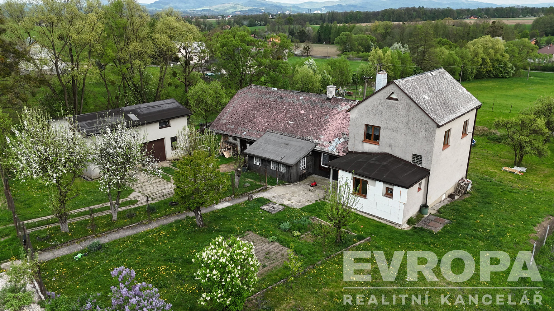 Prodej domu 330 m² s pozemkem 3 912 m² — photo 2