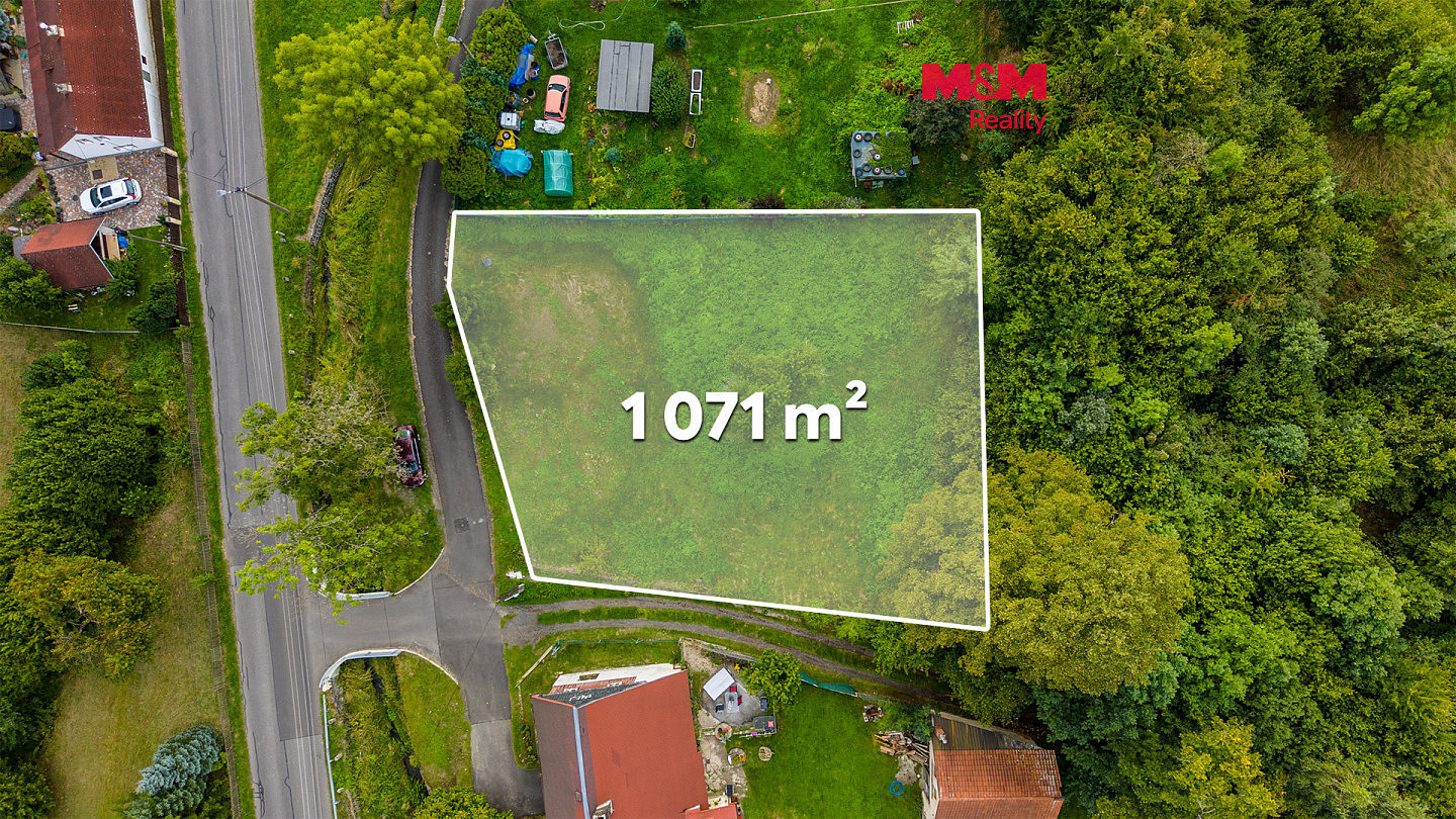 Prodej stavebního pozemku 1 071 m²