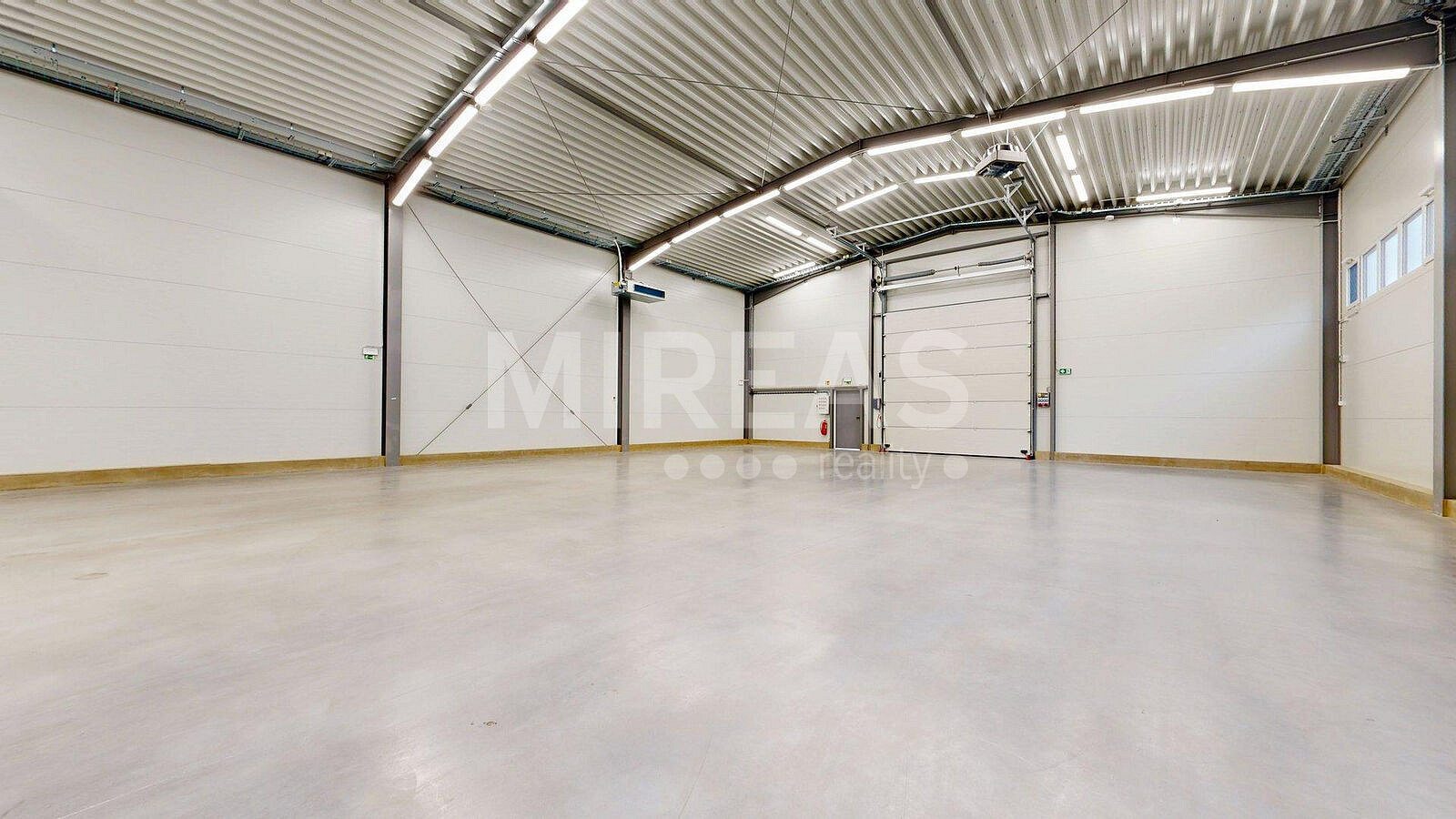Pronájem výrobních prostor 899 m² – fotografie 4