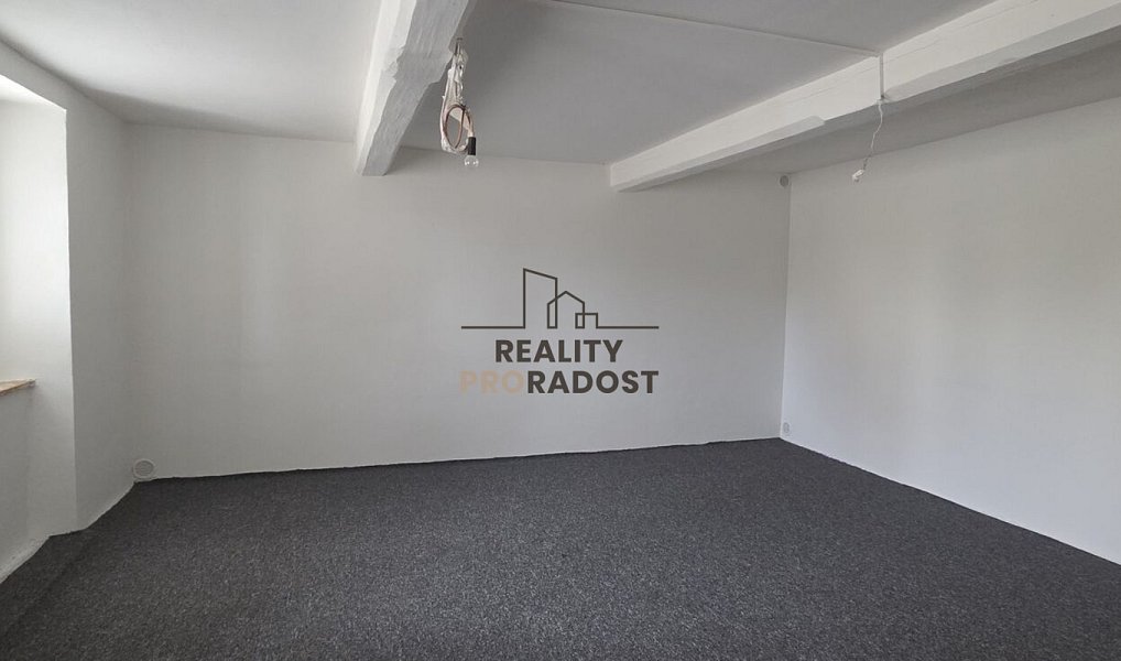 Prodej domu 130 m² s pozemkem 1 451 m², Starý Petřín – náhled fotky 2